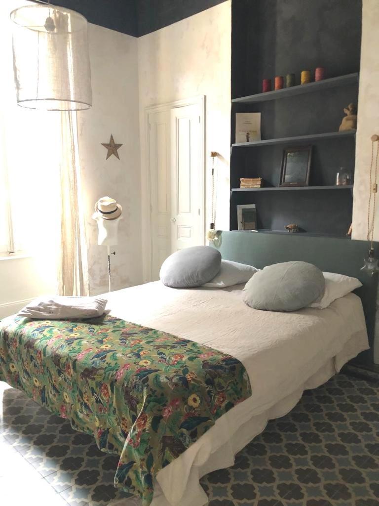 B&B Maison Felisa Sabran Bagian luar foto