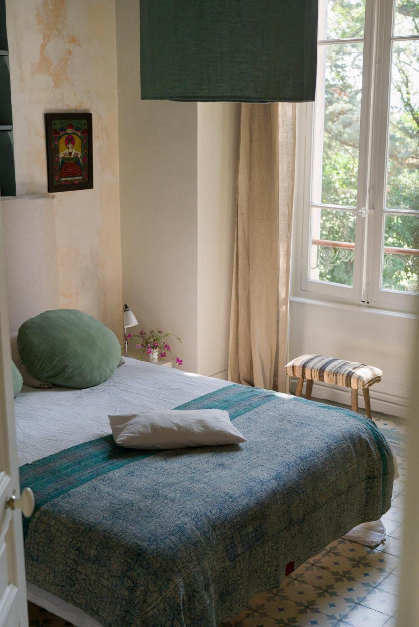 B&B Maison Felisa Sabran Bagian luar foto