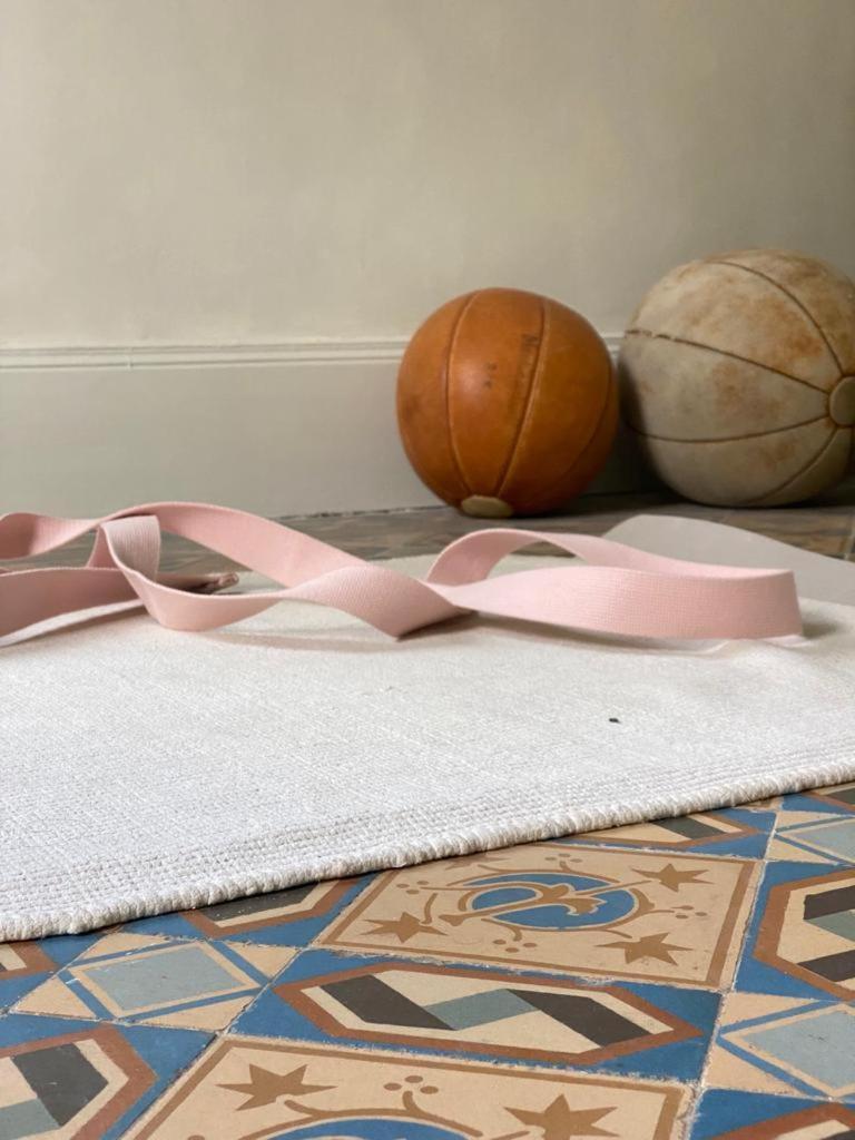 B&B Maison Felisa Sabran Bagian luar foto