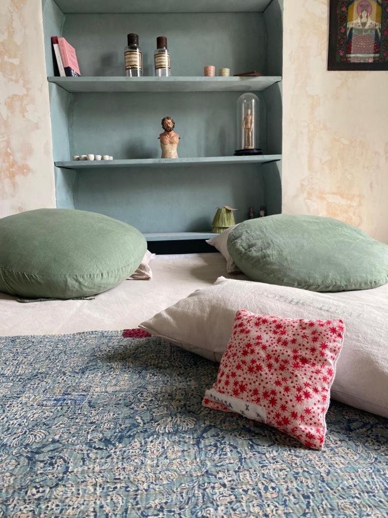 B&B Maison Felisa Sabran Bagian luar foto