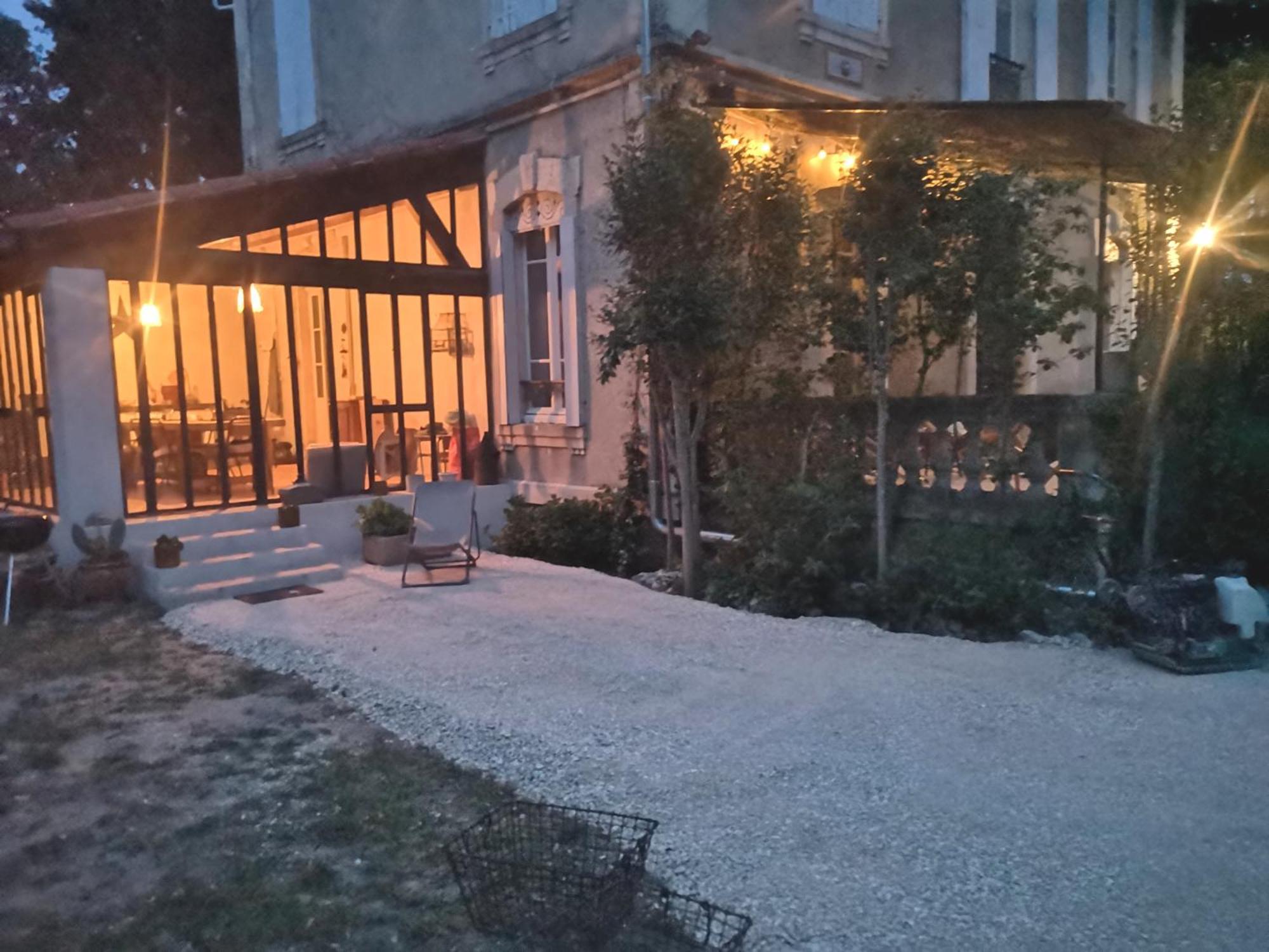 B&B Maison Felisa Sabran Bagian luar foto