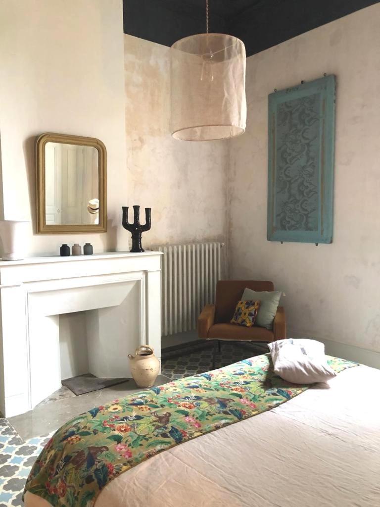 B&B Maison Felisa Sabran Bagian luar foto